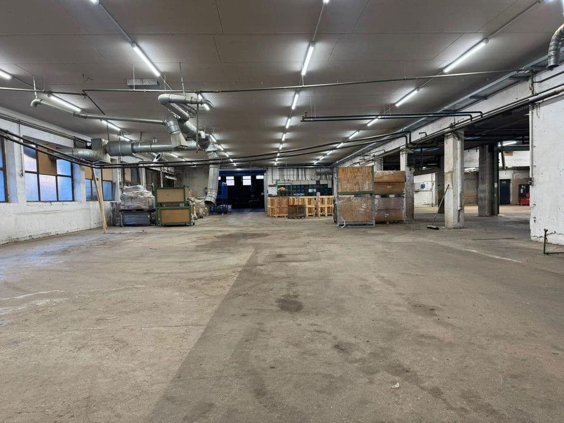 Prenájom nebytového priestoru 3.216 m², Balve, Severné Porýnie - Westfálsko Prenájom nebytového priestoru 3.216 m², Balve, Severné Porýnie - Westfálsko