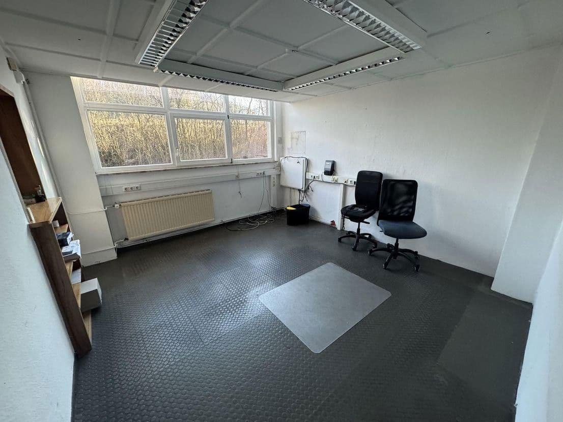 Prenájom nebytového priestoru 3.216 m², Balve, Severné Porýnie - Westfálsko Prenájom nebytového priestoru 3.216 m², Balve, Severné Porýnie - Westfálsko