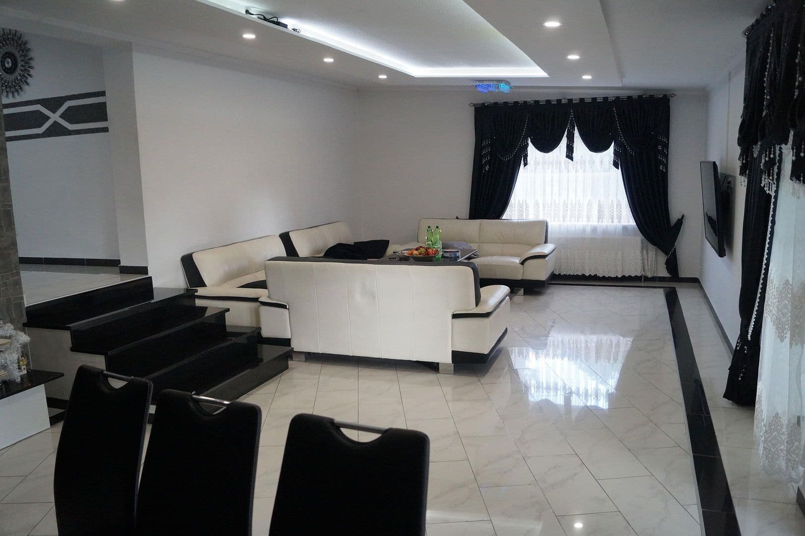 Predaj domu 307 m², pozemek 801 m², Sarstedt, Dolné Sasko Predaj domu 307 m², pozemek 801 m², Sarstedt, Dolné Sasko