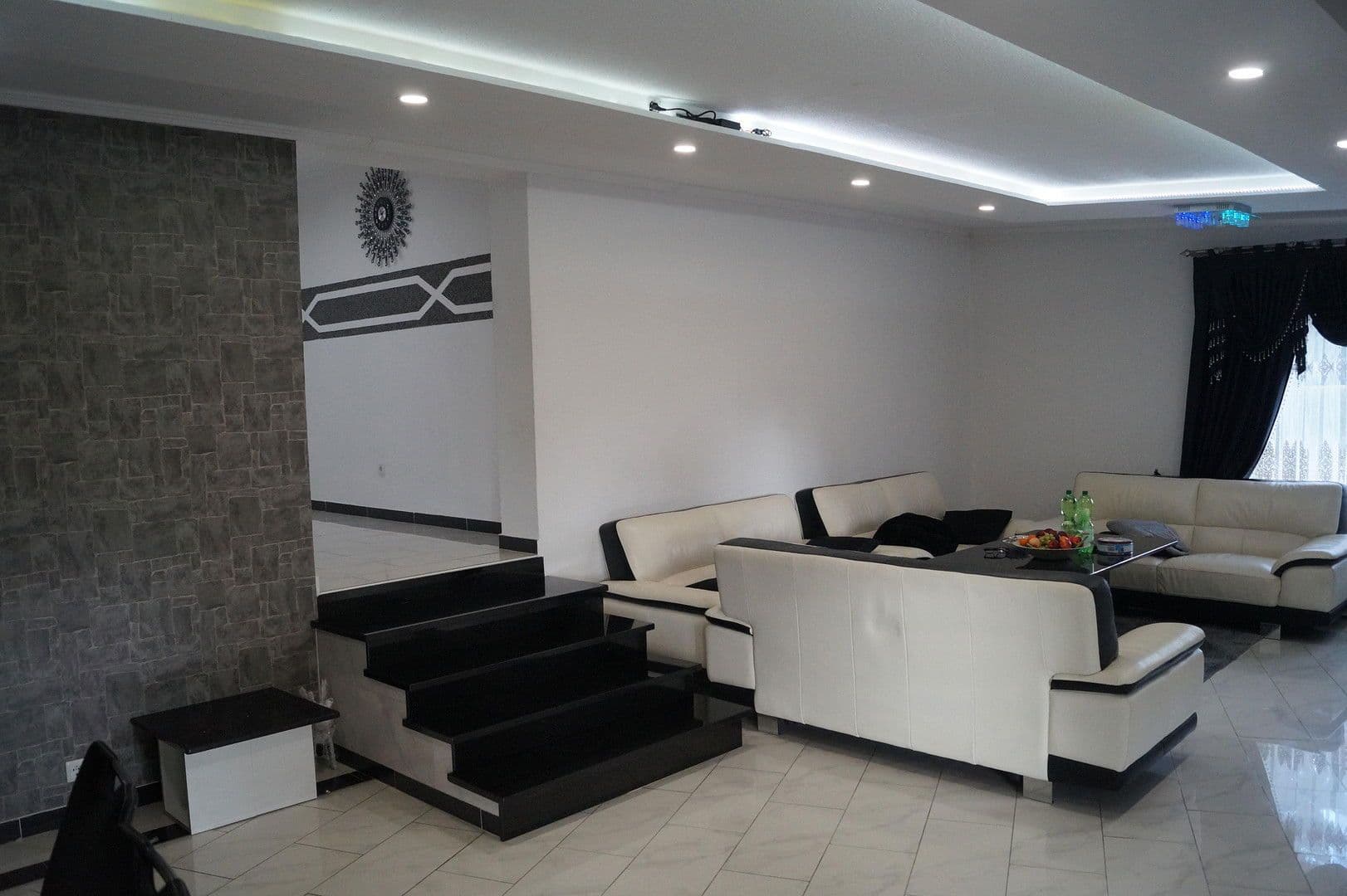 Predaj domu 307 m², pozemek 801 m², Sarstedt, Dolné Sasko Predaj domu 307 m², pozemek 801 m², Sarstedt, Dolné Sasko