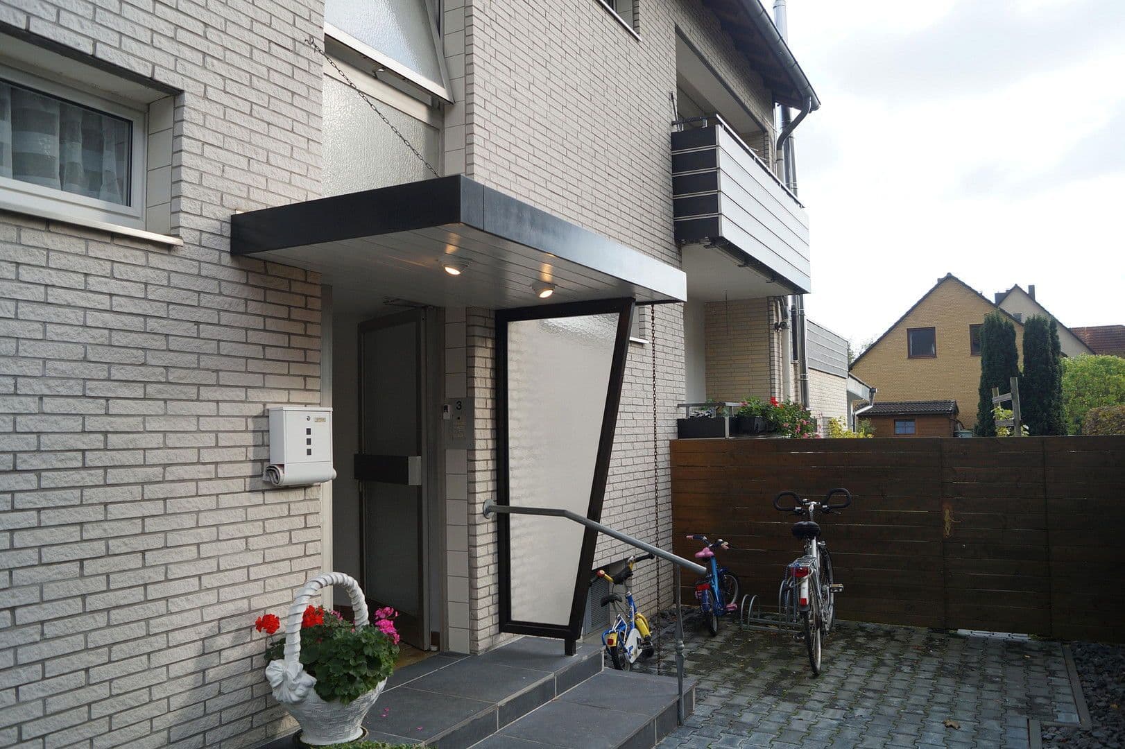 Predaj domu 307 m², pozemek 801 m², Sarstedt, Dolné Sasko Predaj domu 307 m², pozemek 801 m², Sarstedt, Dolné Sasko