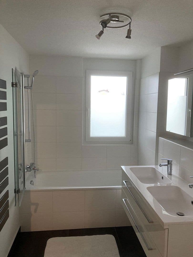 Prenájom domu 117 m², pozemek 226 m², Untere Dorfstraße 34, Nußdorf am Haunsberg, Salzbursko Prenájom domu 117 m², pozemek 226 m², Untere Dorfstraße 34, Nußdorf am Haunsberg, Salzbursko