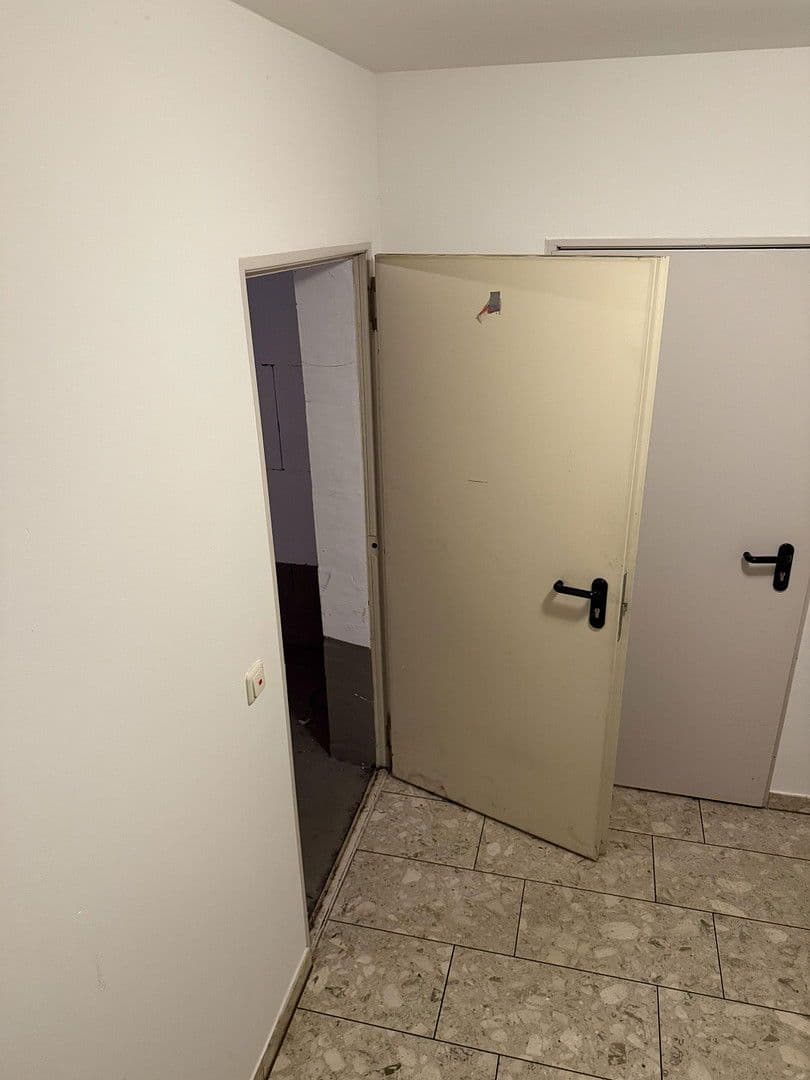 Prenájom nebytového priestoru 60 m², Bornheim, Severné Porýnie - Westfálsko Prenájom nebytového priestoru 60 m², Bornheim, Severné Porýnie - Westfálsko