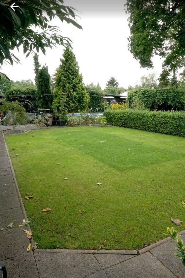 Prenájom domu 130 m², pozemek 430 m², Stahnsdorf, Brandenbursko Prenájom domu 130 m², pozemek 430 m², Stahnsdorf, Brandenbursko