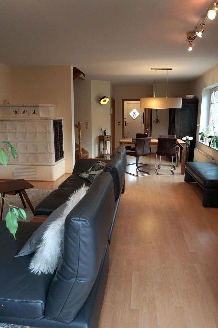 Prenájom domu 130 m², pozemek 430 m², Stahnsdorf, Brandenbursko Prenájom domu 130 m², pozemek 430 m², Stahnsdorf, Brandenbursko