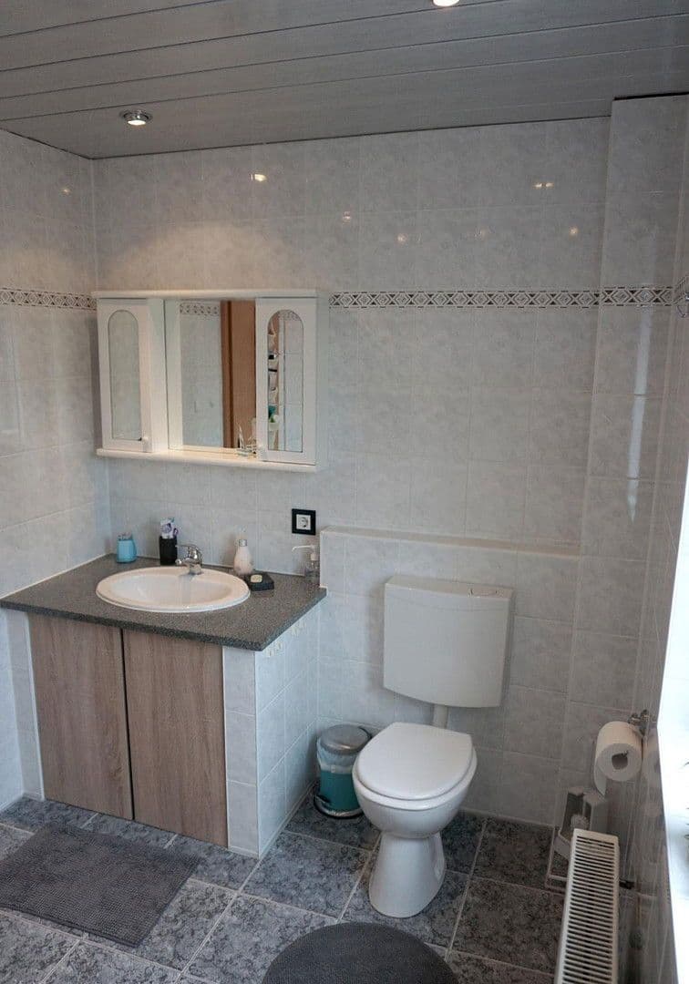 Prenájom domu 130 m², pozemek 430 m², Stahnsdorf, Brandenbursko Prenájom domu 130 m², pozemek 430 m², Stahnsdorf, Brandenbursko