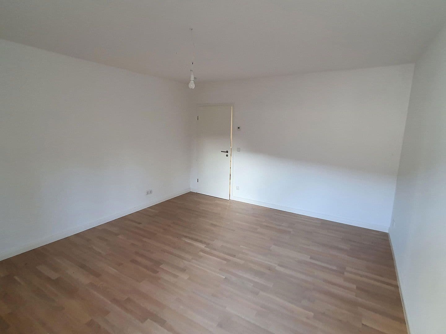 Prenájom bytu 3-izbový 82 m², Angerstraße 1, Hannover, Dolné Sasko Prenájom bytu 3-izbový 82 m², Angerstraße 1, Hannover, Dolné Sasko