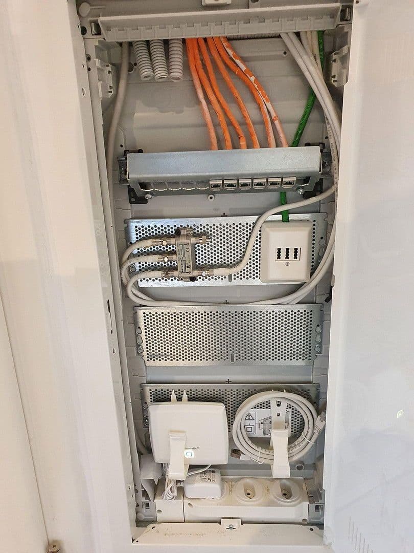 Prenájom bytu 3-izbový 82 m², Angerstraße 1, Hannover, Dolné Sasko Prenájom bytu 3-izbový 82 m², Angerstraße 1, Hannover, Dolné Sasko