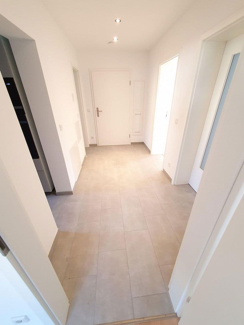 Prenájom bytu 3-izbový 82 m², Angerstraße 1, Hannover, Dolné Sasko Prenájom bytu 3-izbový 82 m², Angerstraße 1, Hannover, Dolné Sasko