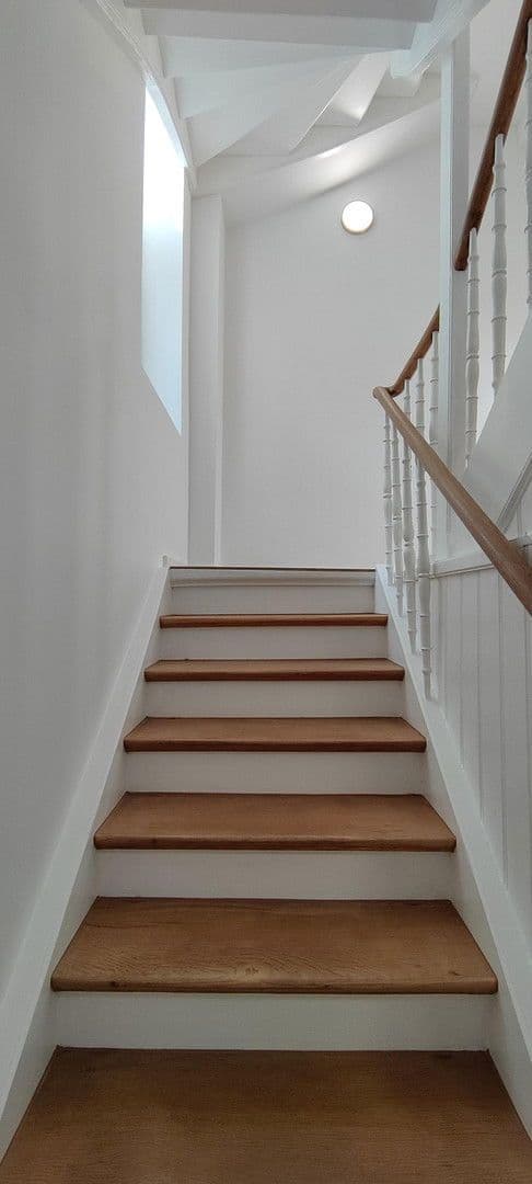 Prenájom bytu 2-izbový 60 m², Bad Nauheim, Hesensko Prenájom bytu 2-izbový 60 m², Bad Nauheim, Hesensko