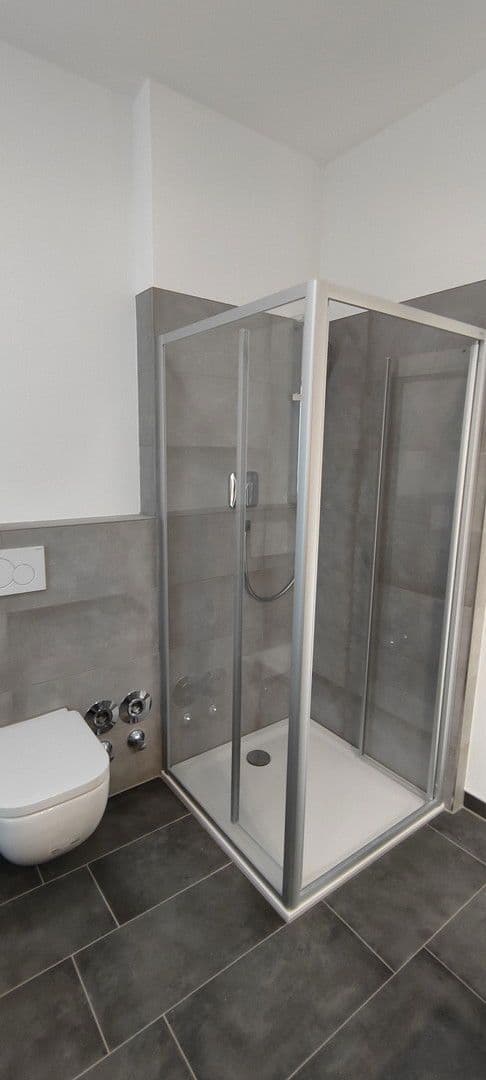 Prenájom bytu 2-izbový 60 m², Bad Nauheim, Hesensko Prenájom bytu 2-izbový 60 m², Bad Nauheim, Hesensko