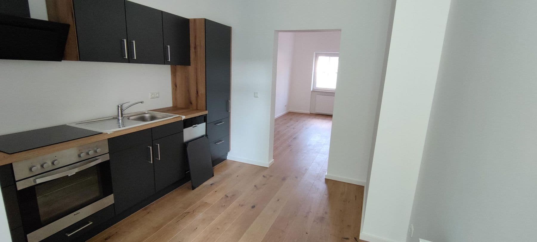 Prenájom bytu 2-izbový 60 m², Bad Nauheim, Hesensko Prenájom bytu 2-izbový 60 m², Bad Nauheim, Hesensko