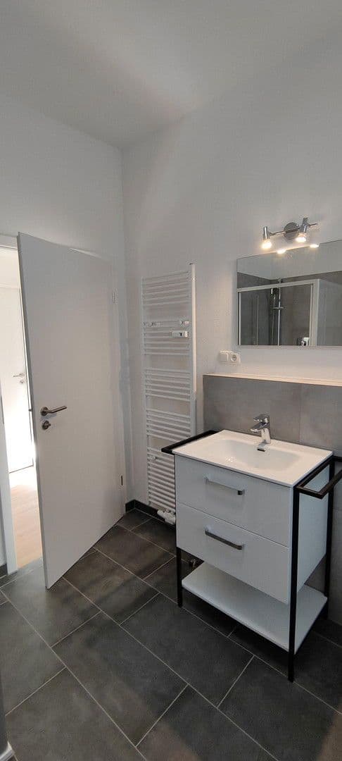 Prenájom bytu 2-izbový 60 m², Bad Nauheim, Hesensko Prenájom bytu 2-izbový 60 m², Bad Nauheim, Hesensko