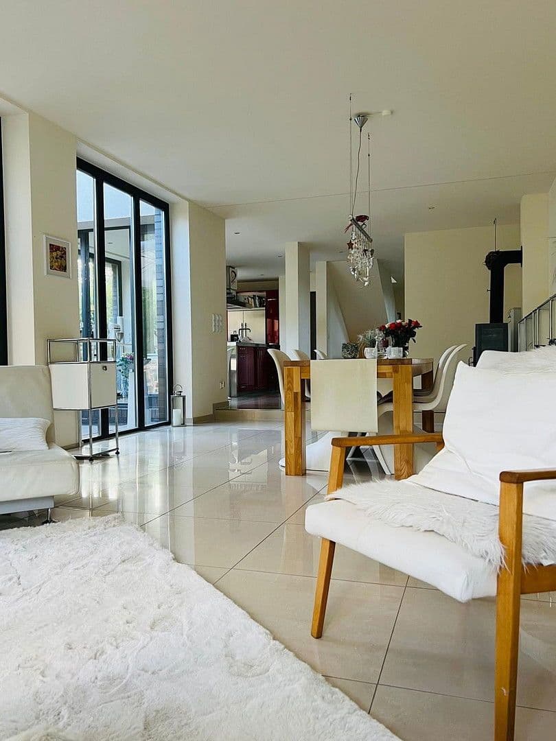 Predaj domu 272 m², pozemek 1.072 m², Oldenburg, Dolné Sasko Predaj domu 272 m², pozemek 1.072 m², Oldenburg, Dolné Sasko