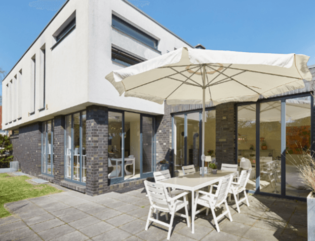 Predaj domu 272 m², pozemek 1.072 m², Oldenburg, Dolné Sasko Predaj domu 272 m², pozemek 1.072 m², Oldenburg, Dolné Sasko