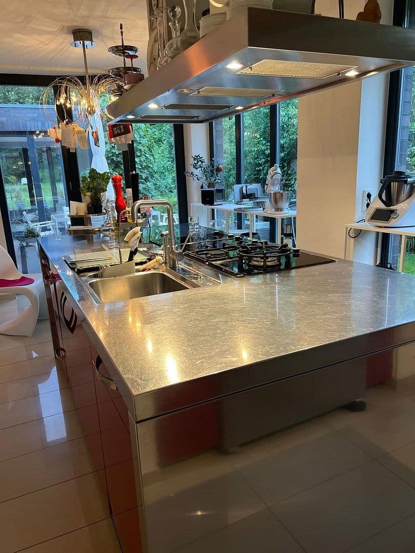 Predaj domu 272 m², pozemek 1.072 m², Oldenburg, Dolné Sasko Predaj domu 272 m², pozemek 1.072 m², Oldenburg, Dolné Sasko