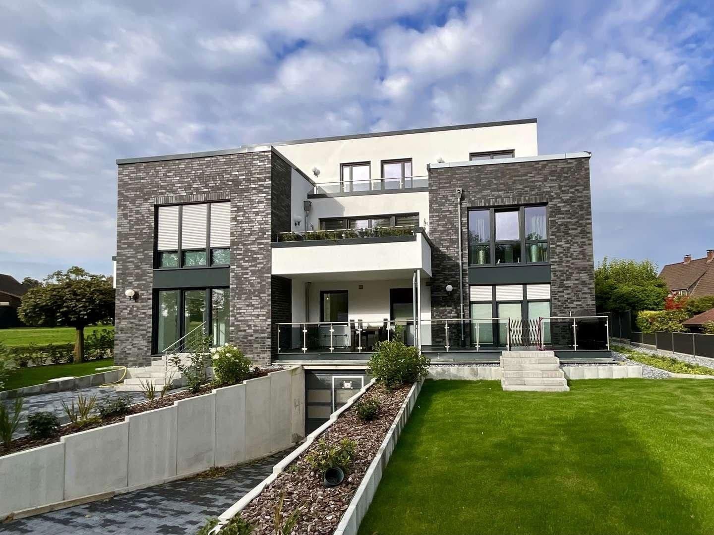 Predaj domu 848 m², pozemek 848 m², Melle, Dolné Sasko Predaj domu 848 m², pozemek 848 m², Melle, Dolné Sasko