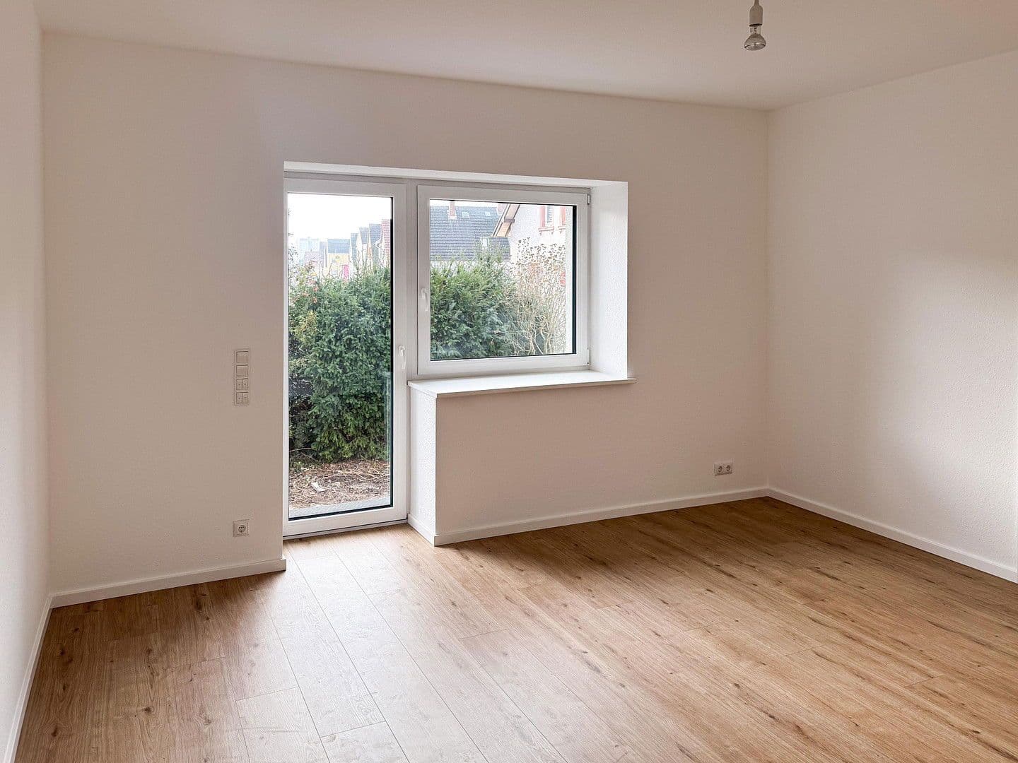 Prenájom bytu 2-izbový 68 m², Groß-Gerau, Hesensko Prenájom bytu 2-izbový 68 m², Groß-Gerau, Hesensko