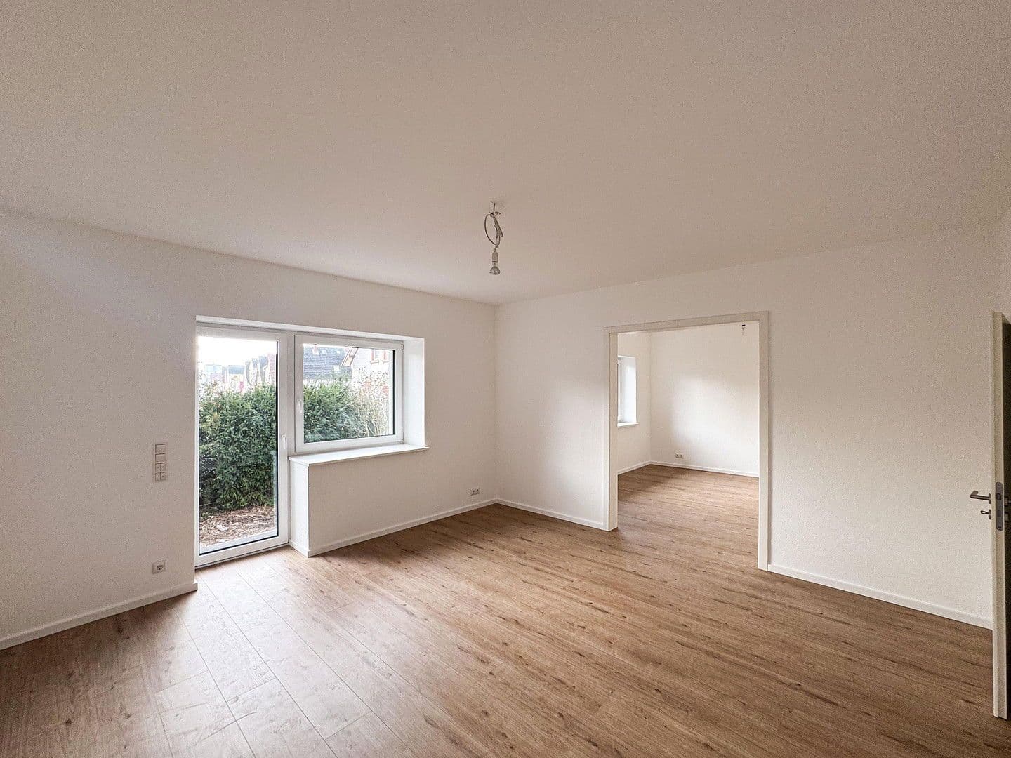 Prenájom bytu 2-izbový 68 m², Groß-Gerau, Hesensko Prenájom bytu 2-izbový 68 m², Groß-Gerau, Hesensko