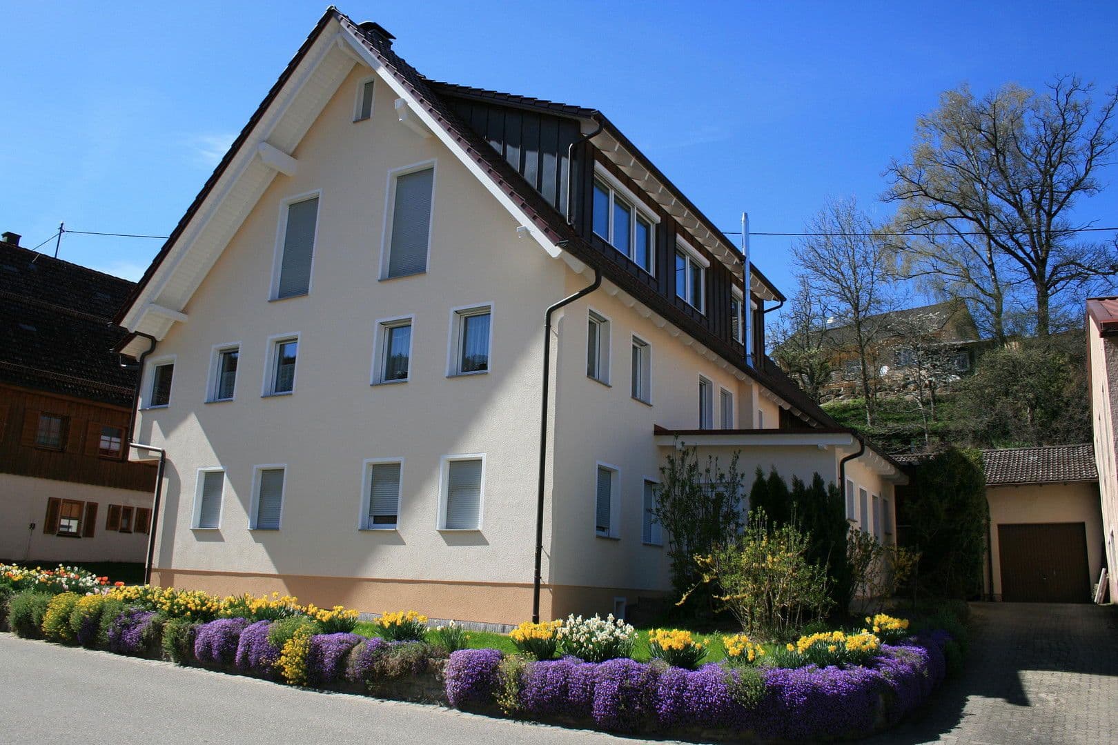 Prenájom bytu 4-izbový 92 m², Bösinger Straße 28, Haiterbach, Bádensko-Wurttembersko Prenájom bytu 4-izbový 92 m², Bösinger Straße 28, Haiterbach, Bádensko-Wurttembersko