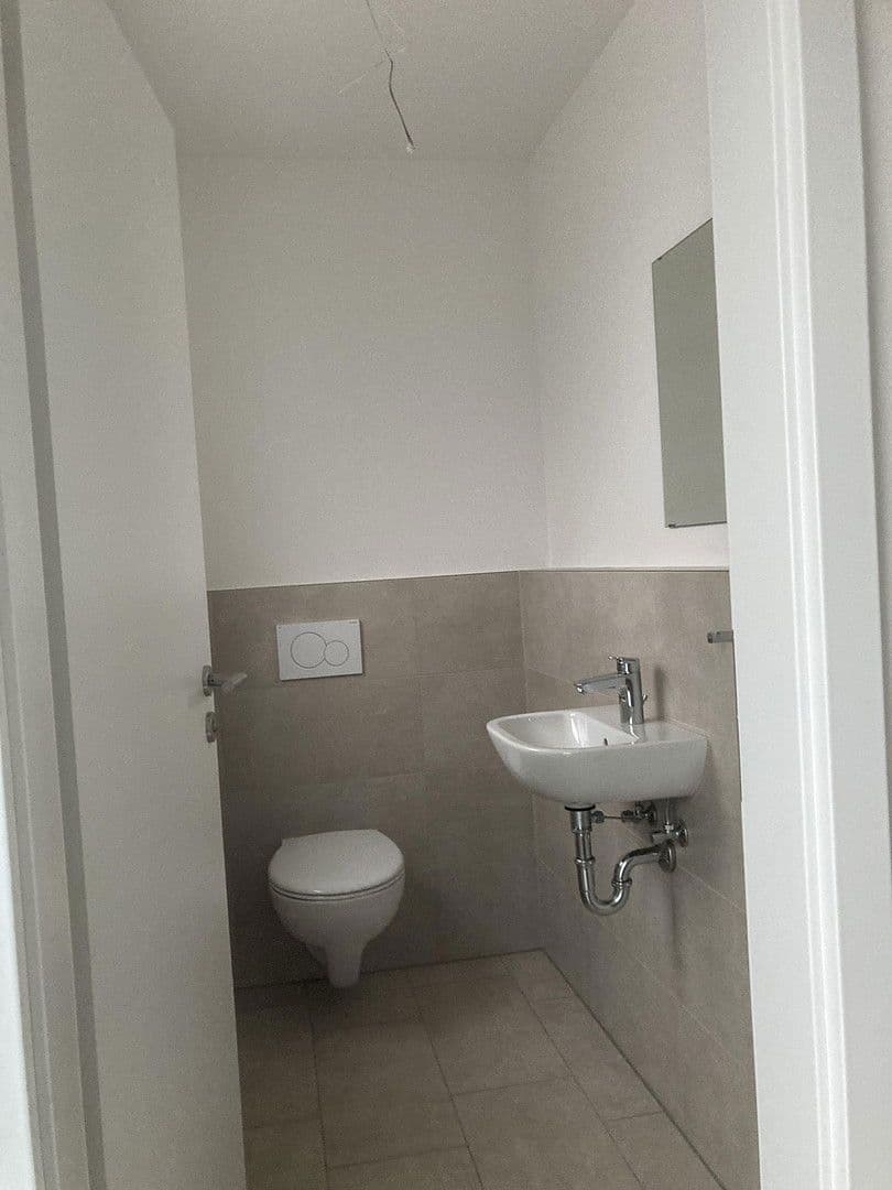 Prenájom domu 139 m², pozemek 329 m², Donaustauf, Bavorsko Prenájom domu 139 m², pozemek 329 m², Donaustauf, Bavorsko