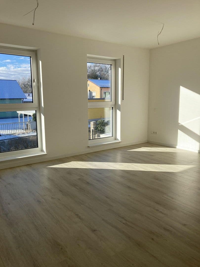 Prenájom domu 139 m², pozemek 329 m², Donaustauf, Bavorsko Prenájom domu 139 m², pozemek 329 m², Donaustauf, Bavorsko