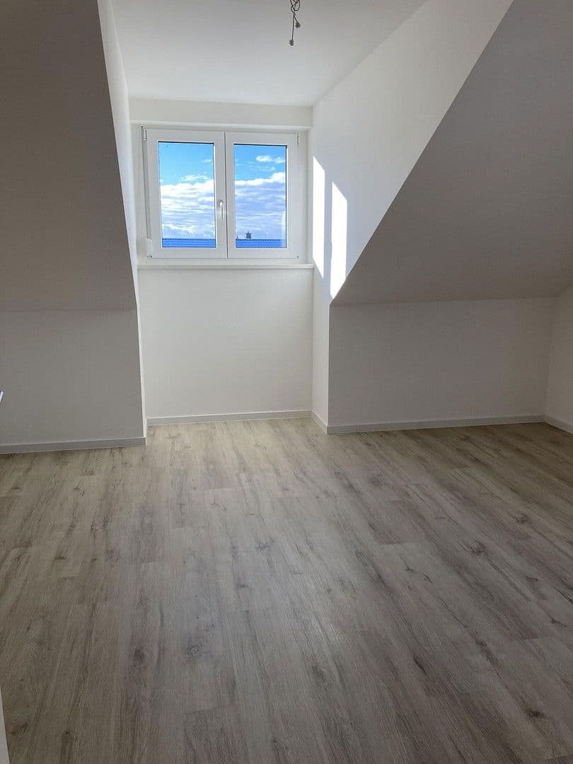 Prenájom domu 139 m², pozemek 329 m², Donaustauf, Bavorsko Prenájom domu 139 m², pozemek 329 m², Donaustauf, Bavorsko