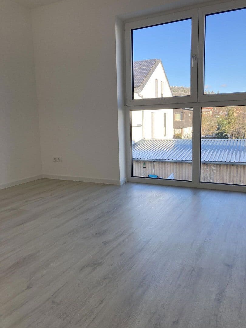 Prenájom domu 139 m², pozemek 329 m², Donaustauf, Bavorsko Prenájom domu 139 m², pozemek 329 m², Donaustauf, Bavorsko