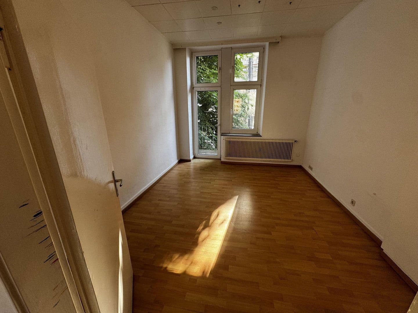 Prenájom bytu 3-izbový 106 m², Hausmannstraße 22, Dortmund, Severné Porýnie - Westfálsko Prenájom bytu 3-izbový 106 m², Hausmannstraße 22, Dortmund, Severné Porýnie - Westfálsko