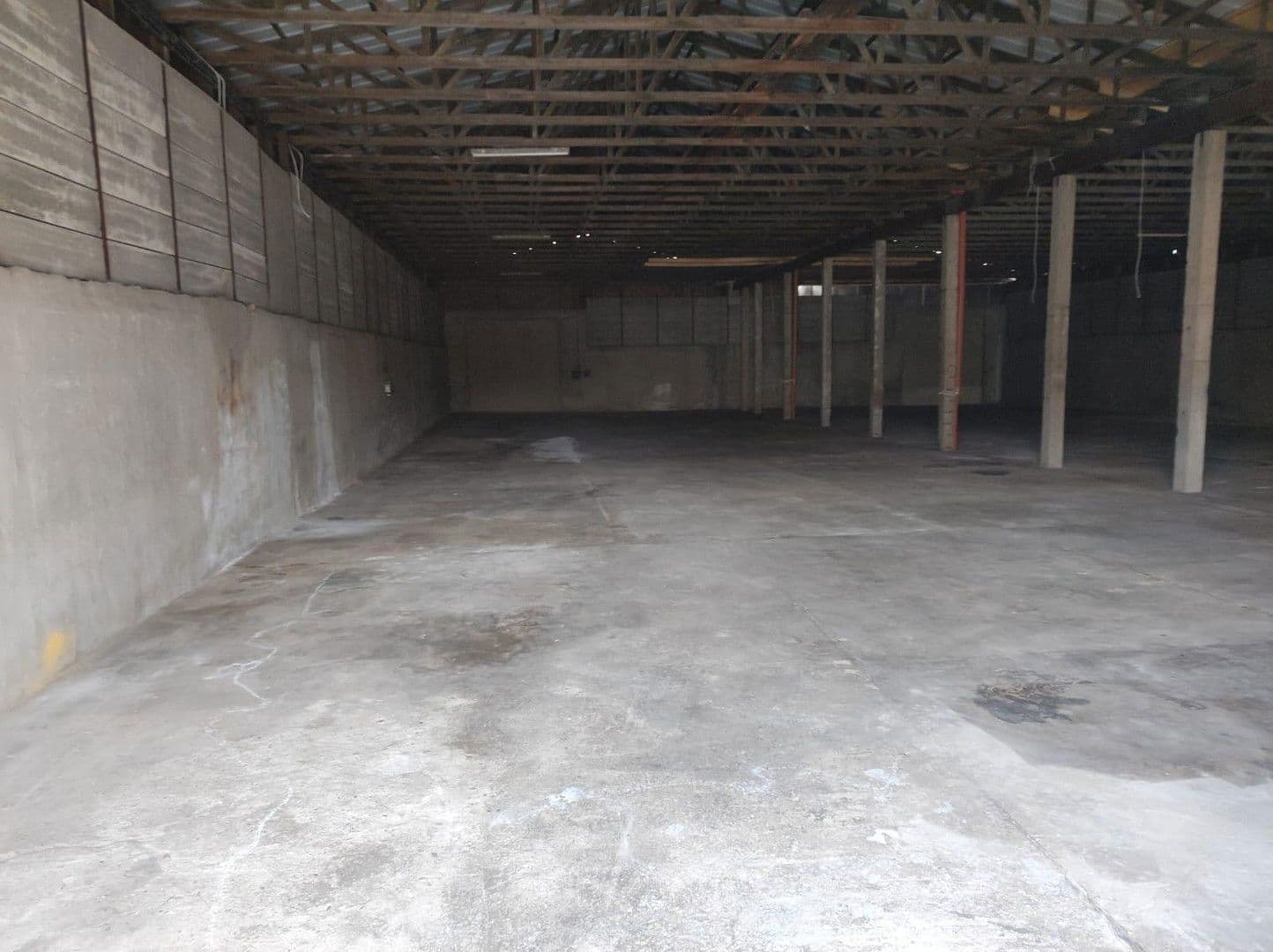 Prenájom nebytového priestoru 1.000 m², Gartenweg 2b, Wurzen, Sasko Prenájom nebytového priestoru 1.000 m², Gartenweg 2b, Wurzen, Sasko