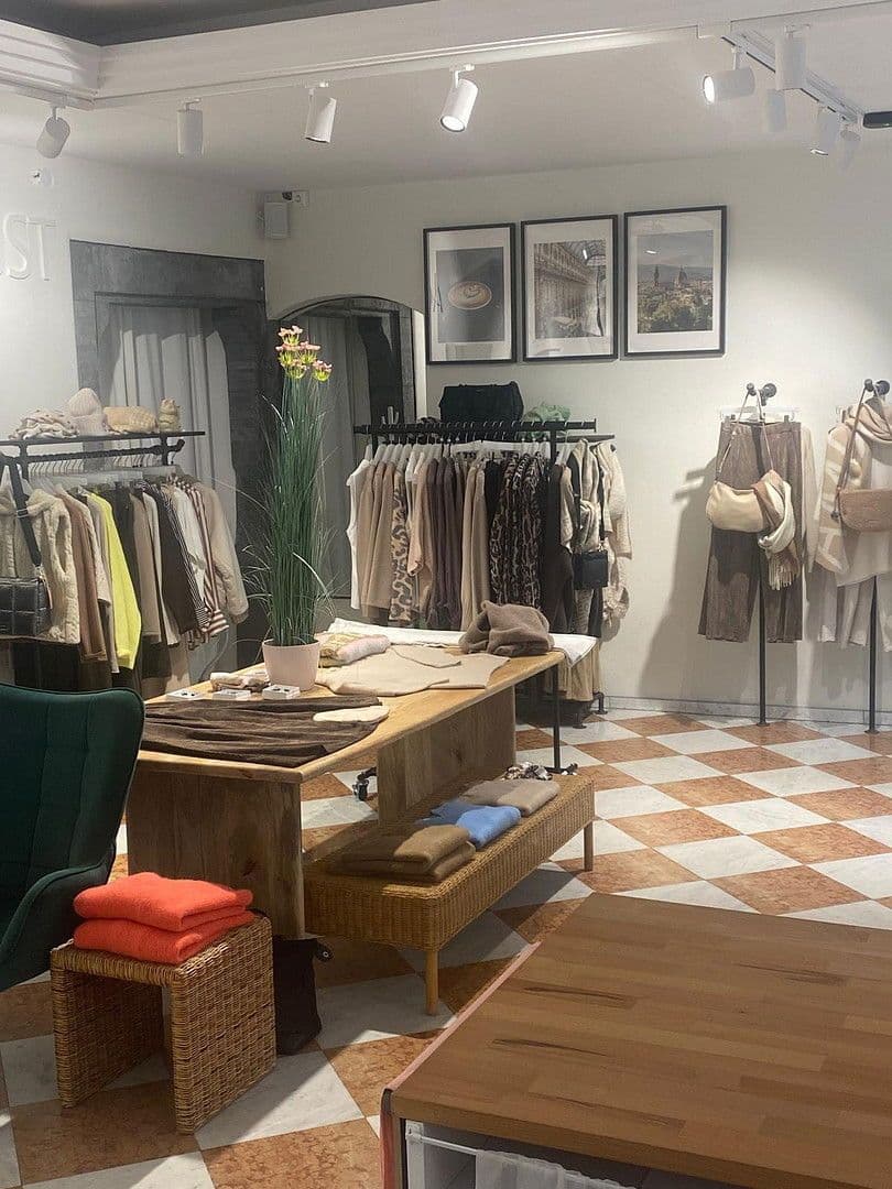 Prenájom nebytového priestoru 280 m², Maximilianstraße 2, Lindau (Bodensee), Bavorsko Prenájom nebytového priestoru 280 m², Maximilianstraße 2, Lindau (Bodensee), Bavorsko