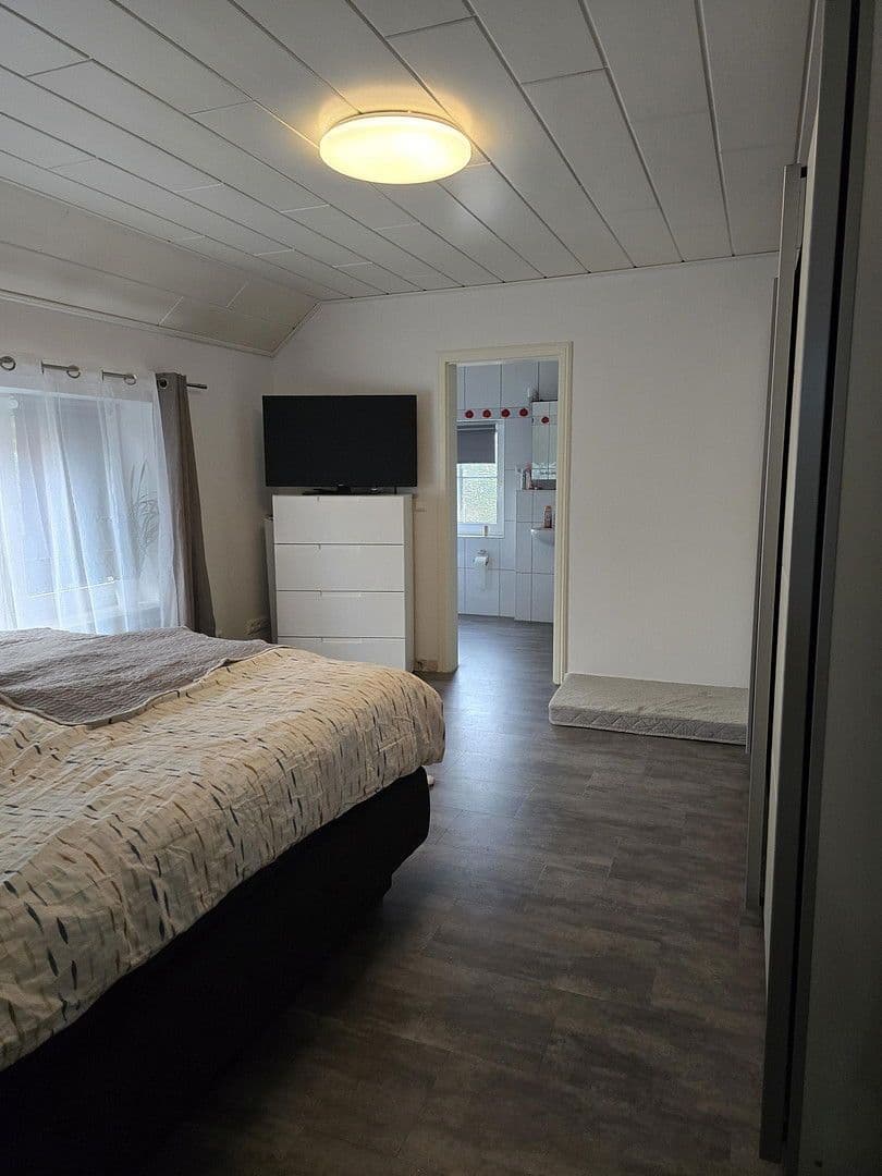 Predaj domu 200 m², pozemek 5.200 m², Jade, Dolné Sasko Predaj domu 200 m², pozemek 5.200 m², Jade, Dolné Sasko