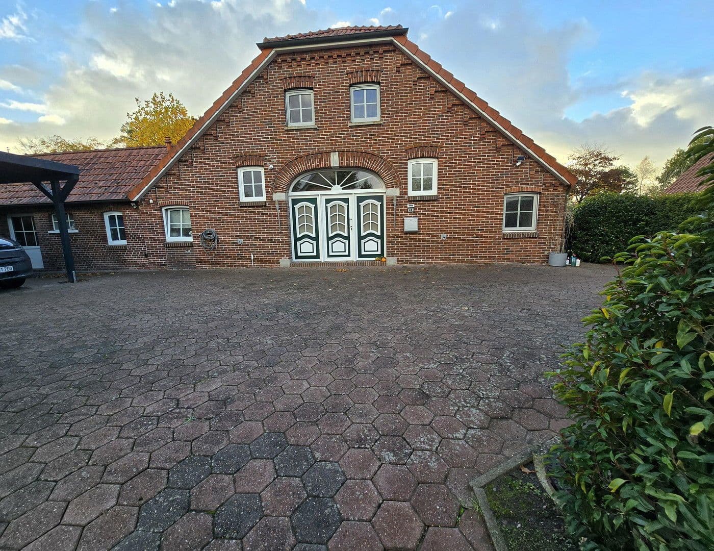 Predaj domu 200 m², pozemek 5.200 m², Jade, Dolné Sasko Predaj domu 200 m², pozemek 5.200 m², Jade, Dolné Sasko