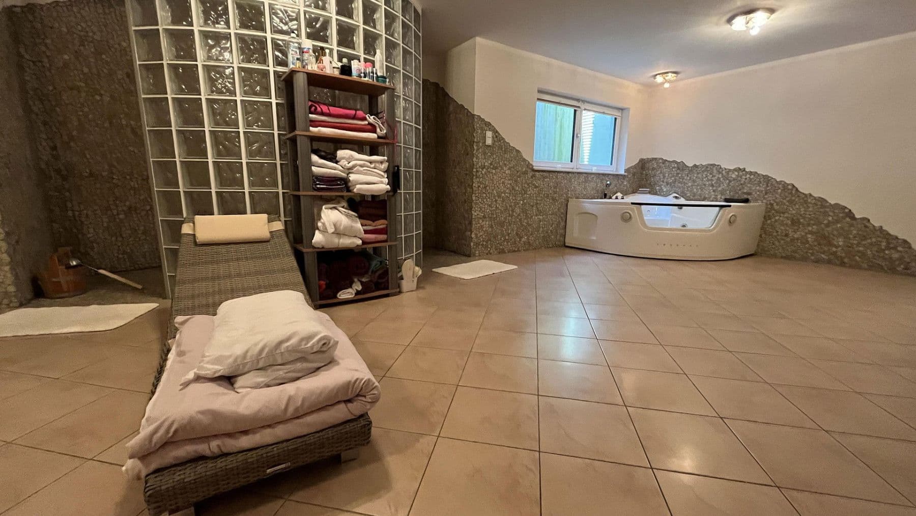 Predaj domu 381 m², pozemek 476 m², Anna-Nopper-Str. 17, Kornwestheim, Bádensko-Wurttembersko Predaj domu 381 m², pozemek 476 m², Anna-Nopper-Str. 17, Kornwestheim, Bádensko-Wurttembersko