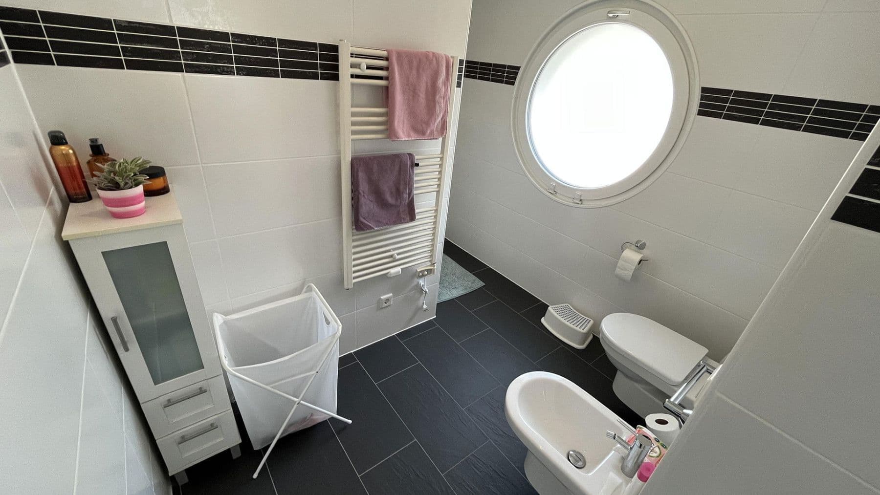 Predaj domu 381 m², pozemek 476 m², Anna-Nopper-Str. 17, Kornwestheim, Bádensko-Wurttembersko Predaj domu 381 m², pozemek 476 m², Anna-Nopper-Str. 17, Kornwestheim, Bádensko-Wurttembersko