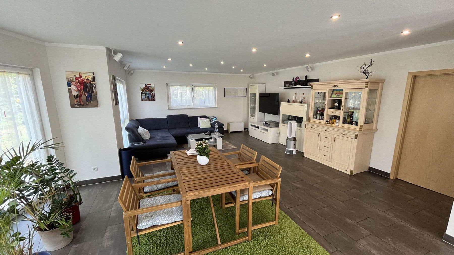 Predaj domu 381 m², pozemek 476 m², Anna-Nopper-Str. 17, Kornwestheim, Bádensko-Wurttembersko Predaj domu 381 m², pozemek 476 m², Anna-Nopper-Str. 17, Kornwestheim, Bádensko-Wurttembersko