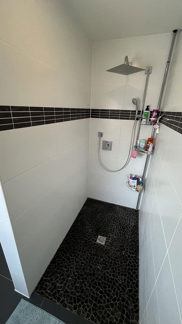 Predaj domu 381 m², pozemek 476 m², Anna-Nopper-Str. 17, Kornwestheim, Bádensko-Wurttembersko Predaj domu 381 m², pozemek 476 m², Anna-Nopper-Str. 17, Kornwestheim, Bádensko-Wurttembersko