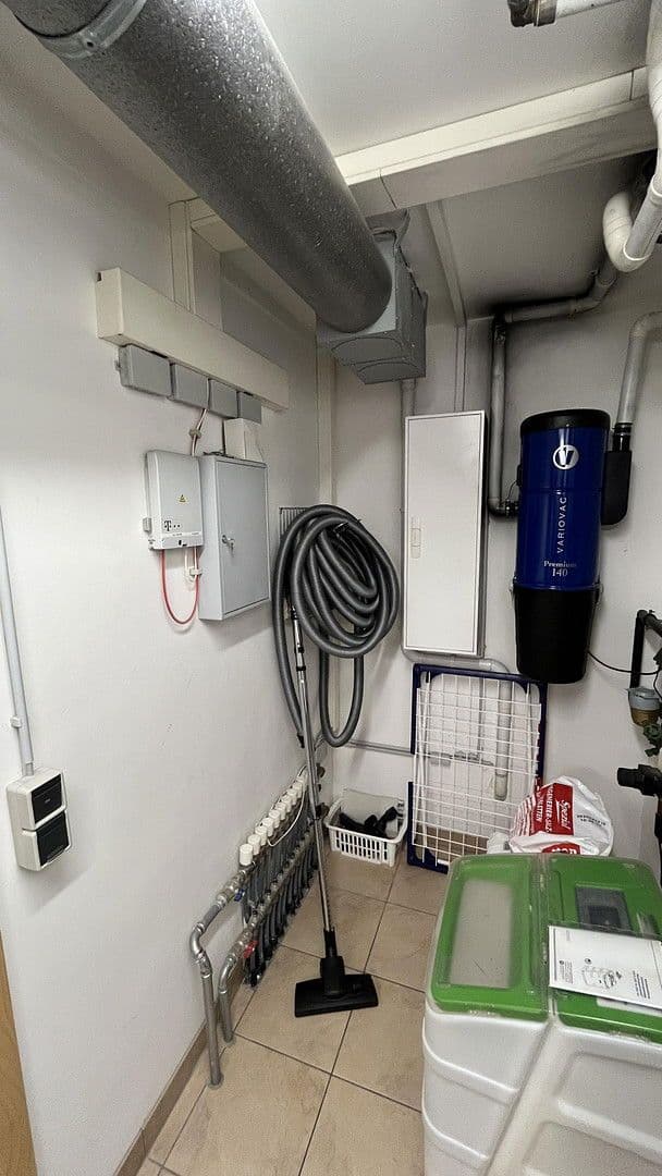 Predaj domu 381 m², pozemek 476 m², Anna-Nopper-Str. 17, Kornwestheim, Bádensko-Wurttembersko Predaj domu 381 m², pozemek 476 m², Anna-Nopper-Str. 17, Kornwestheim, Bádensko-Wurttembersko