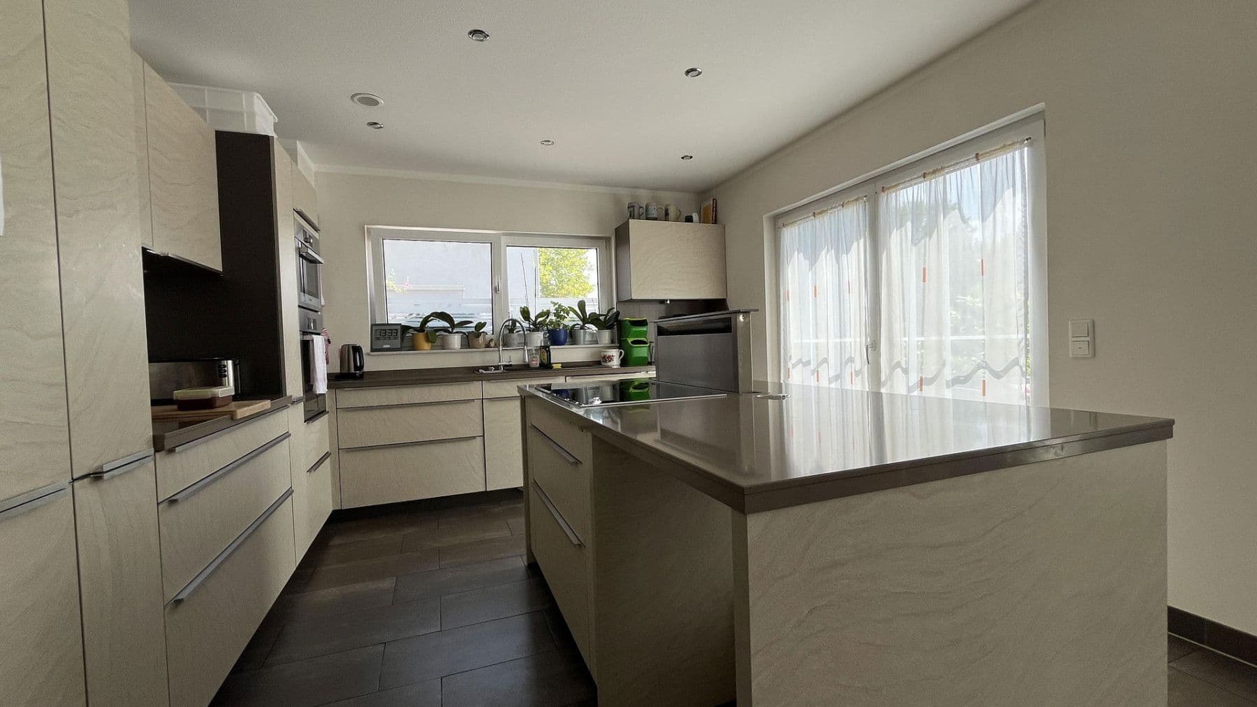 Predaj domu 381 m², pozemek 476 m², Anna-Nopper-Str. 17, Kornwestheim, Bádensko-Wurttembersko Predaj domu 381 m², pozemek 476 m², Anna-Nopper-Str. 17, Kornwestheim, Bádensko-Wurttembersko