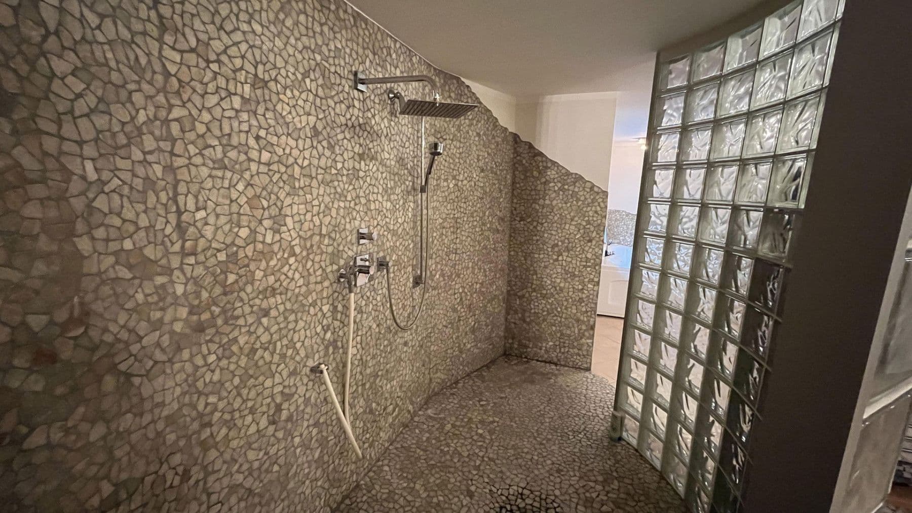 Predaj domu 381 m², pozemek 476 m², Anna-Nopper-Str. 17, Kornwestheim, Bádensko-Wurttembersko Predaj domu 381 m², pozemek 476 m², Anna-Nopper-Str. 17, Kornwestheim, Bádensko-Wurttembersko