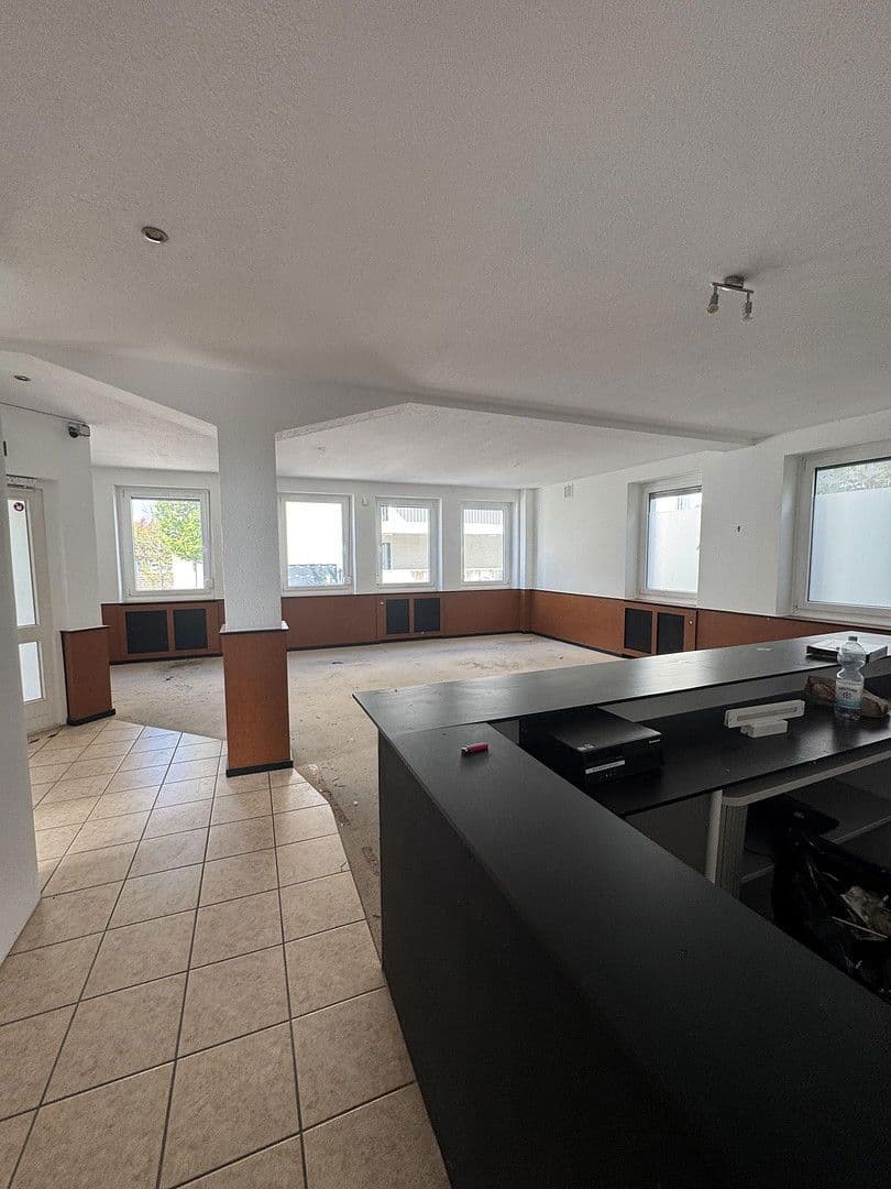 Prenájom kancelárie 180 m², Kettlerstraße 1, Groß-Zimmern, Hesensko Prenájom kancelárie 180 m², Kettlerstraße 1, Groß-Zimmern, Hesensko