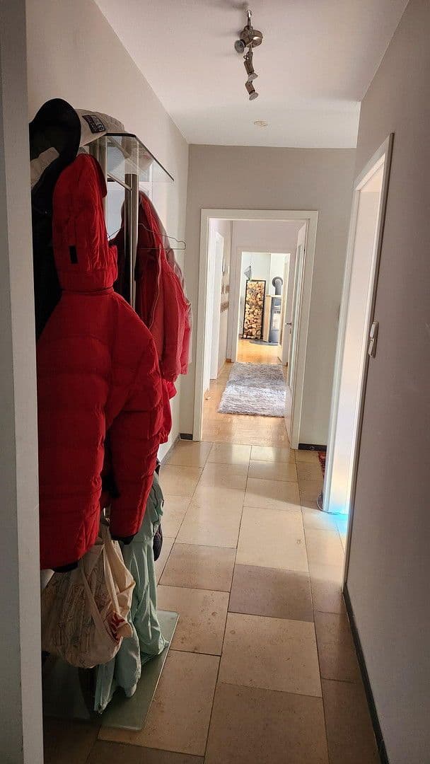 Predaj domu 206 m², pozemek 680 m², Bahnhofstr. 145, Maintal, Hesensko Predaj domu 206 m², pozemek 680 m², Bahnhofstr. 145, Maintal, Hesensko