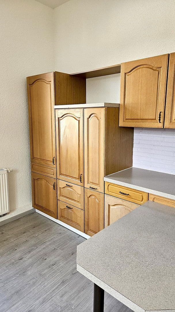 Prenájom bytu 4-izbový 140 m², Wilhelm-Stolle-Platz 1, Zwickau, Sasko Prenájom bytu 4-izbový 140 m², Wilhelm-Stolle-Platz 1, Zwickau, Sasko