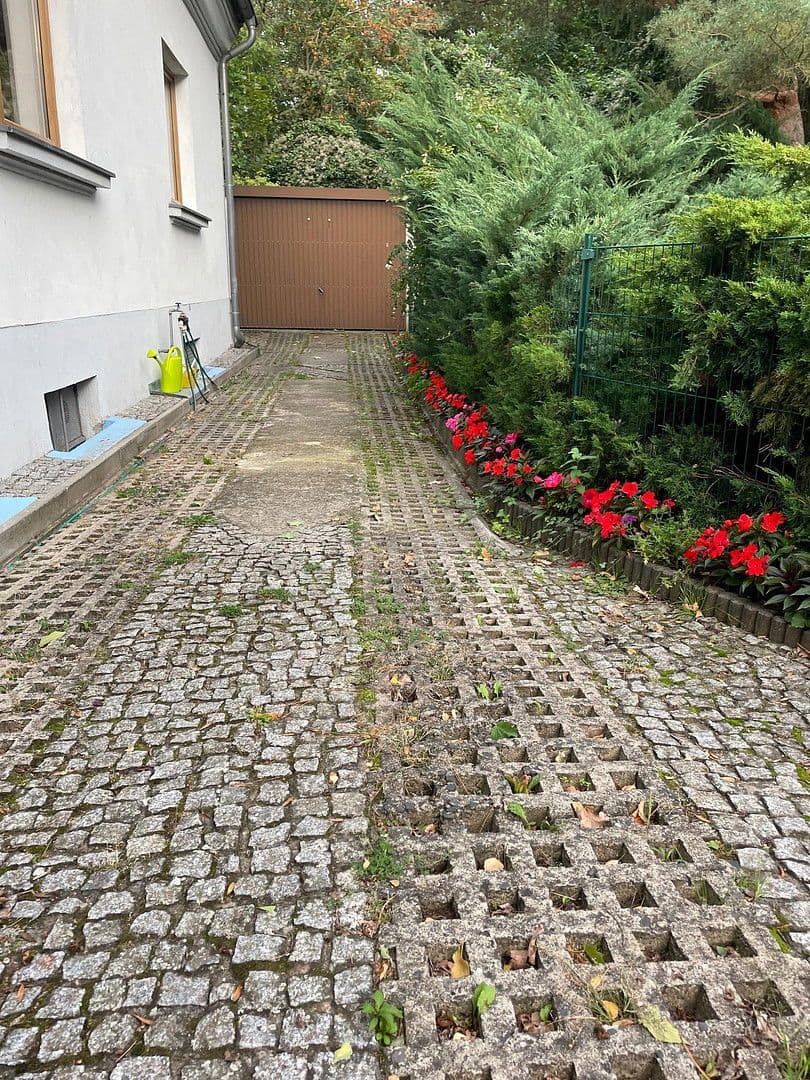 Predaj domu 170 m², pozemek 970 m², Frankfurt (Oder), Brandenbursko Predaj domu 170 m², pozemek 970 m², Frankfurt (Oder), Brandenbursko