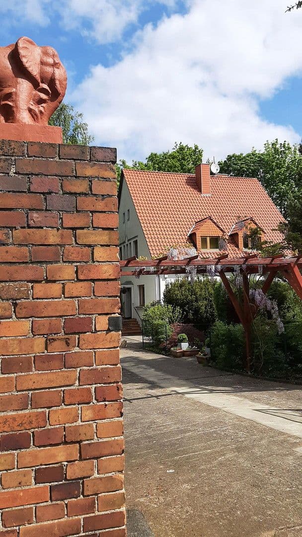 Predaj domu 170 m², pozemek 970 m², Frankfurt (Oder), Brandenbursko Predaj domu 170 m², pozemek 970 m², Frankfurt (Oder), Brandenbursko