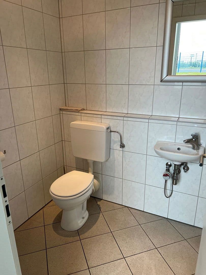 Prenájom nebytového priestoru 4.700 m², Freigericht, Hesensko Prenájom nebytového priestoru 4.700 m², Freigericht, Hesensko