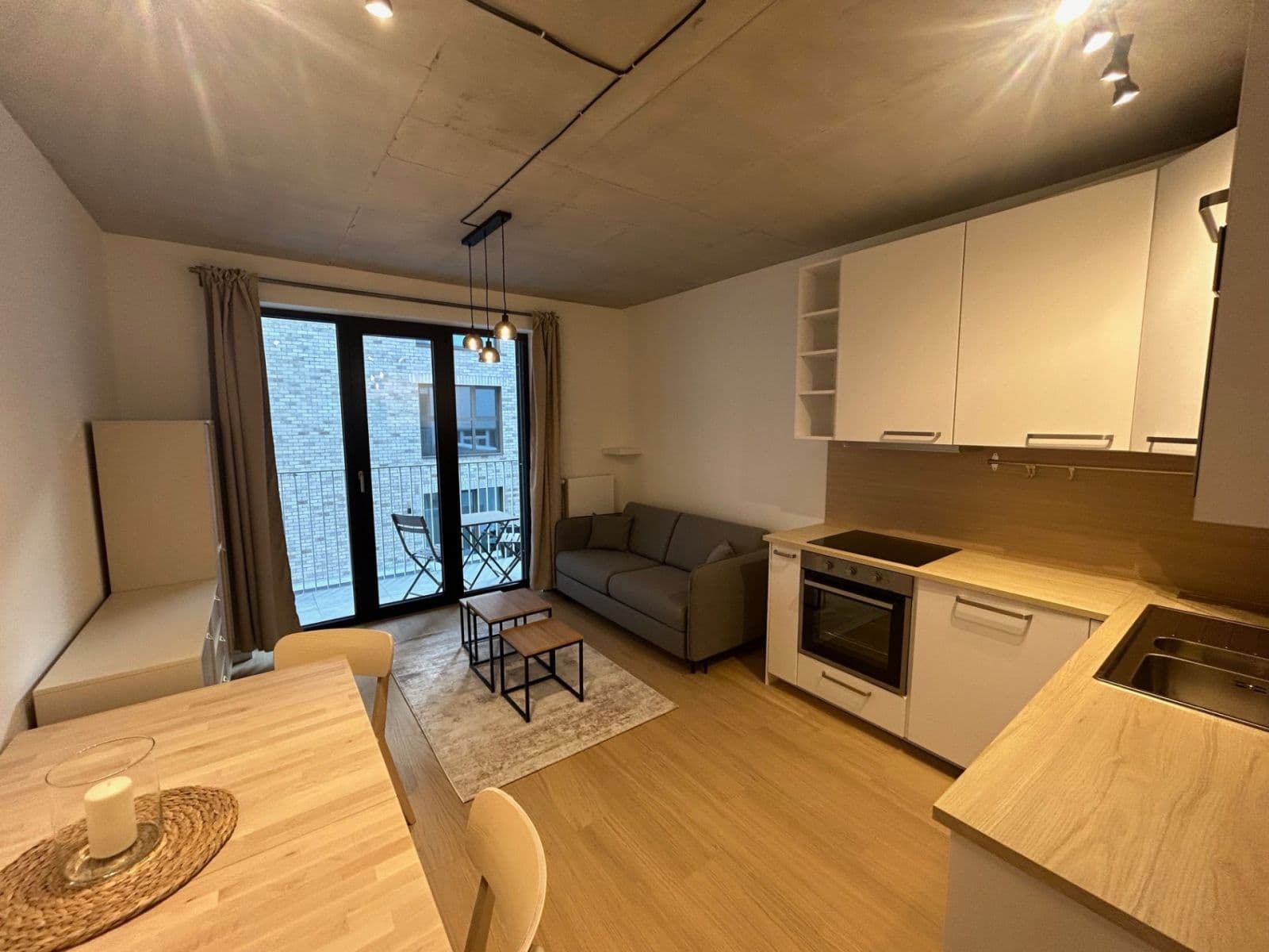 Prenájom bytu 1-izbový 26 m², Bratislavská, Brno, Jihomoravský kraj Prenájom bytu 1-izbový 26 m², Bratislavská, Brno, Jihomoravský kraj