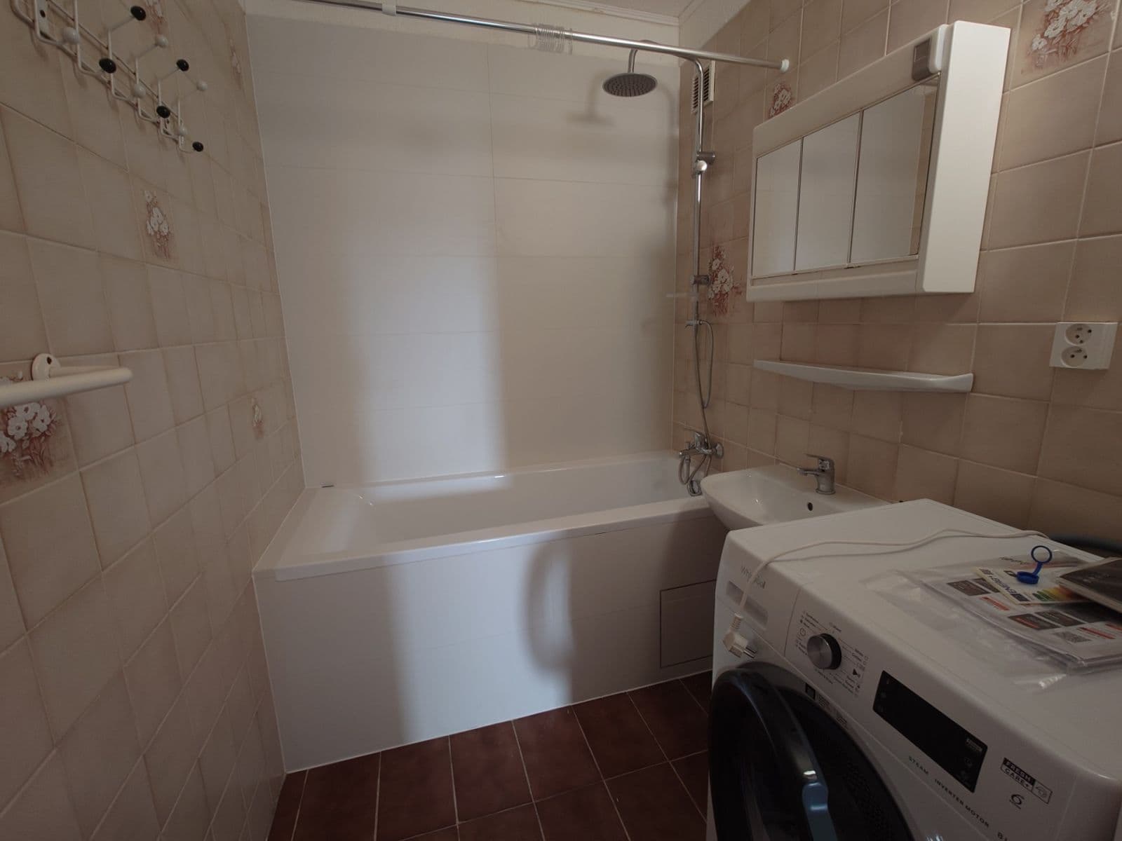 Prenájom bytu 3-izbový 78 m², Ve Svahu, Praha, Praha Prenájom bytu 3-izbový 78 m², Ve Svahu, Praha, Praha