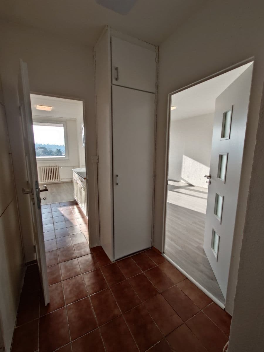 Prenájom bytu 3-izbový 78 m², Ve Svahu, Praha, Praha Prenájom bytu 3-izbový 78 m², Ve Svahu, Praha, Praha