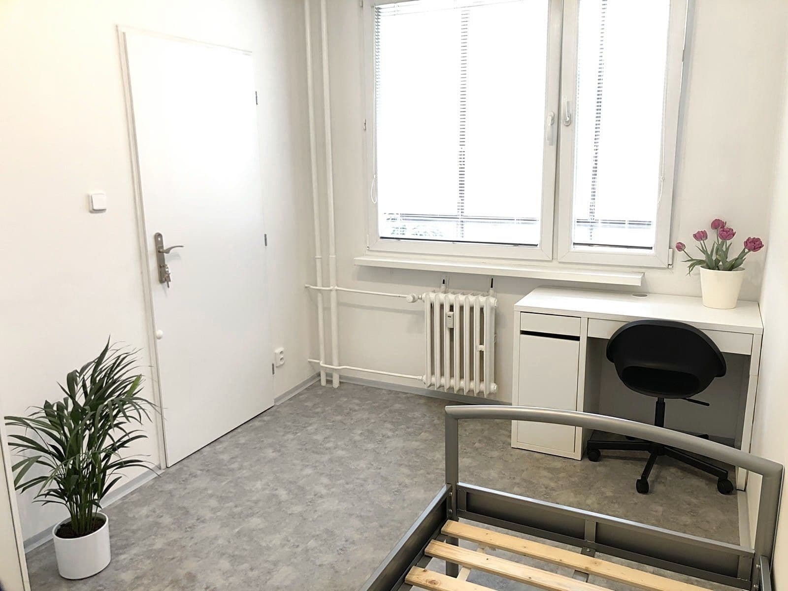 Predaj bytu 4-izbový 68 m², Mimoňská, Praha, Praha Predaj bytu 4-izbový 68 m², Mimoňská, Praha, Praha